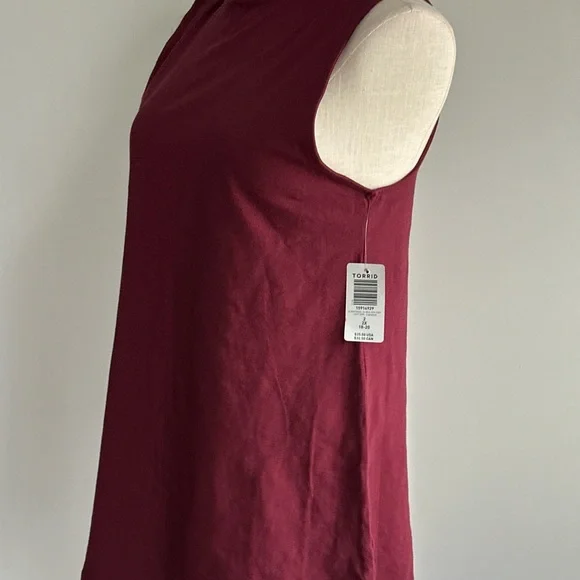 NWT Torrid Rich Burgundy Sleeveless Mock Turtle Neck Tank Top - Picture 2 of 7